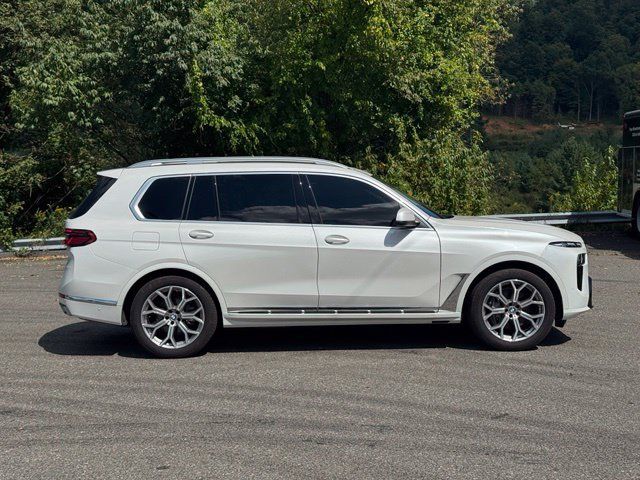 Used 2026 BMW X7 xDrive40i AWD/4WD image 8