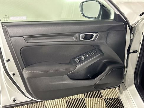 Used 2023 Honda Civic Sport image 11