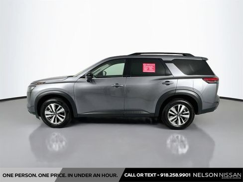 Certified 2026 Nissan Pathfinder SL FWD image 8