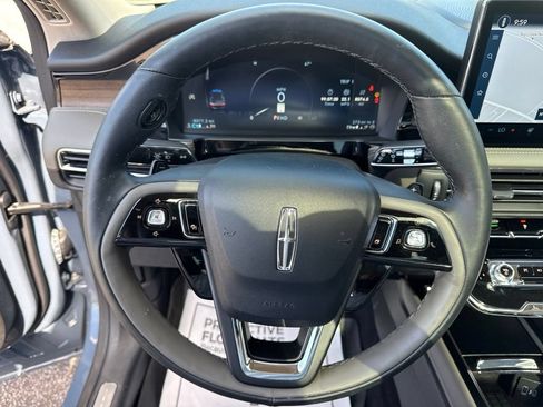 Used 2023 Lincoln Corsair Reserve AWD/4WD image 24