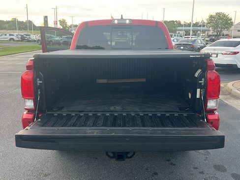 Used 2017 Toyota Tacoma TRD Off-Road w/ Premium & Technology Package image 36