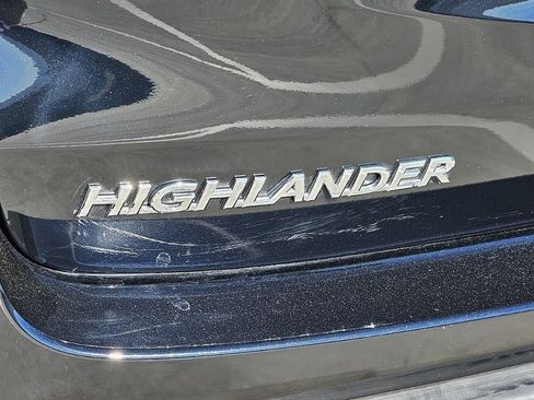 Used 2017 Toyota Highlander XLE FWD image 14