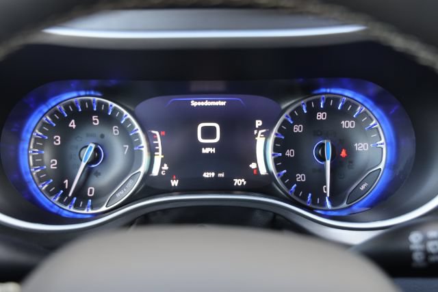 Used 2026 Chrysler Pacifica Select FWD image 46