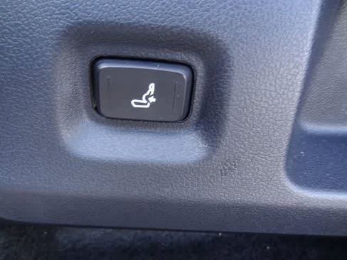 Used 2024 Toyota Tacoma SR5 AWD/4WD image 10