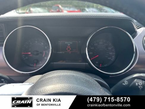 Used 2017 Ford Mustang Coupe RWD image 17