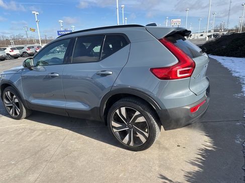 Certified 2023 Volvo XC40 B5 Ultimate w/ Protection Package Premier image 7