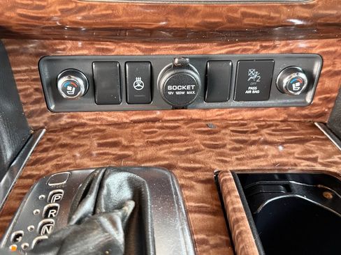 Used 2017 Nissan Armada Platinum w/ Captain Seat Package AWD/4WD image 16