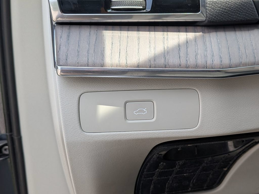 Used 2023 Volvo XC90 B6 Plus AWD/4WD image 21