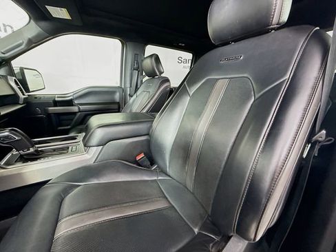 Used 2019 Ford F150 Platinum w/ Equipment Group 701A Luxury AWD/4WD image 19