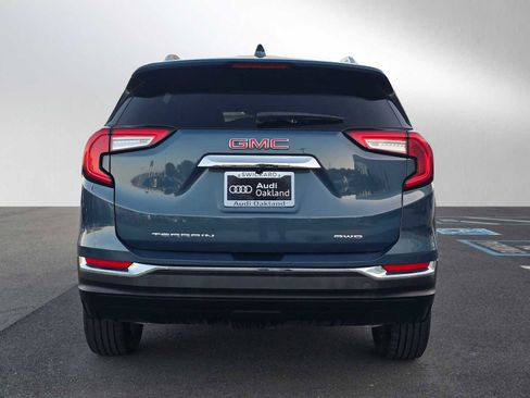 Used 2024 GMC Terrain SLT image 4