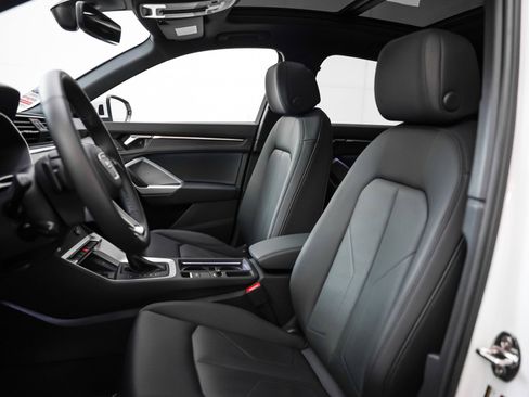 Certified 2024 Audi Q3 2.0T Premium w/ Convenience Package image 8