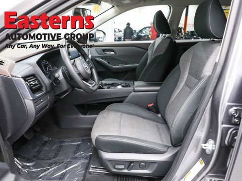 Used 2022 Nissan Rogue SV image 14