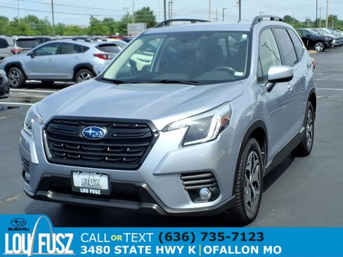 Used 2022 Subaru Forester Premium AWD/4WD image 2