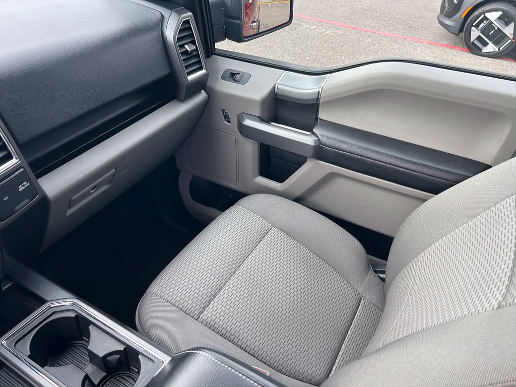 Used 2016 Ford F150 XLT w/ Equipment Group 302A Luxury AWD/4WD image 11