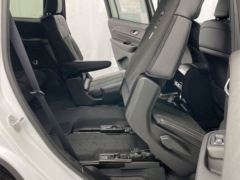 New 2025 Jeep Grand Cherokee L Altitude image 35