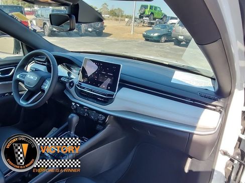 Certified 2025 Jeep Compass Limited image 31