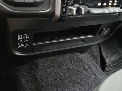 New 2026 RAM 2500 Tradesman AWD/4WD image 19