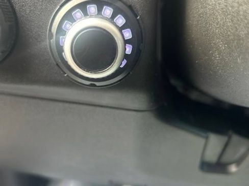 Used 2024 Chevrolet Silverado 1500 LT AWD/4WD image 21