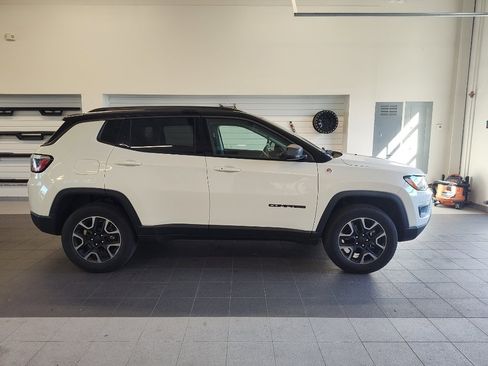 Used 2019 Jeep Compass Trailhawk image 8