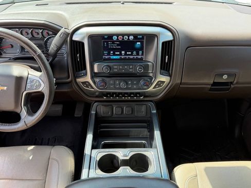 Used 2018 Chevrolet Silverado 1500 LTZ Z71 w/ LTZ Plus Package AWD/4WD image 9