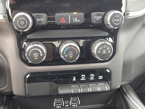 New 2026 RAM 1500 Express AWD/4WD image 19