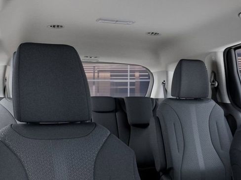 Used 2026 Kia Carnival LX FWD image 27