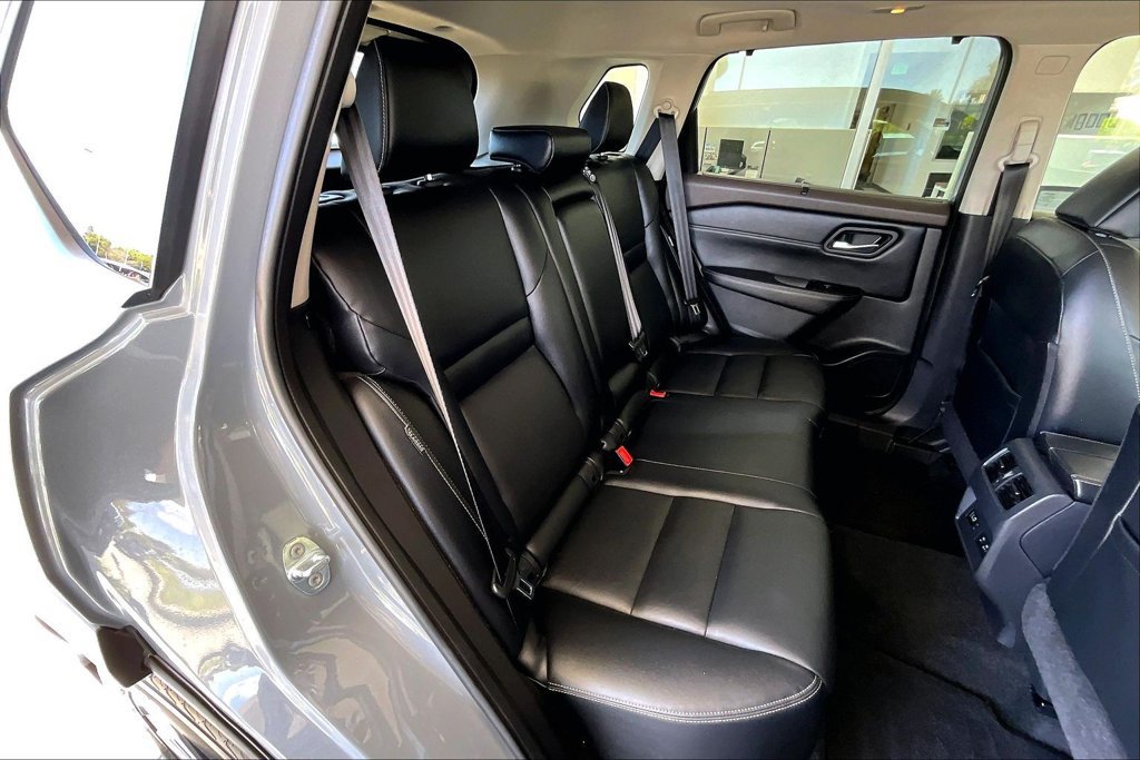 Used 2022 Nissan Rogue SL w/ SL Premium Package FWD image 25