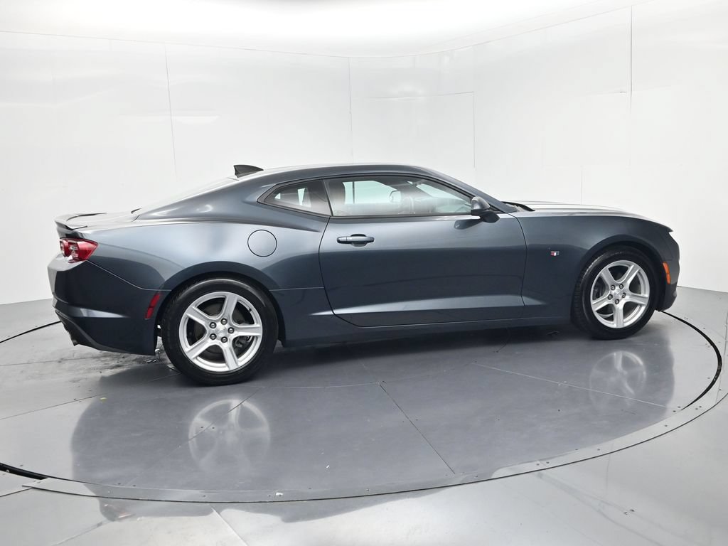 Used 2020 Chevrolet Camaro LT w/ Technology Package RWD image 8