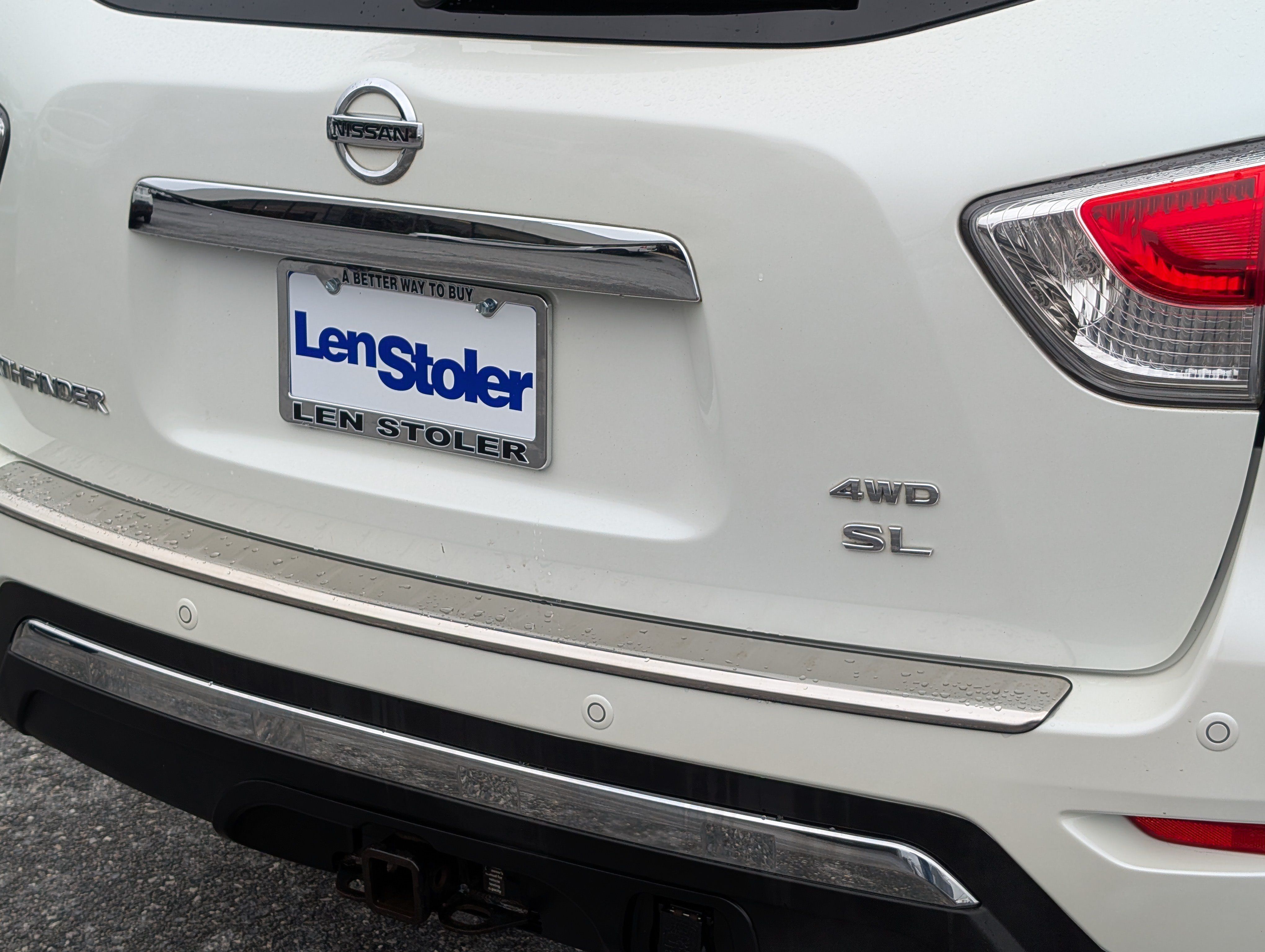 Used 2015 Nissan Pathfinder SL w/ SL Tech Package FWD image 10