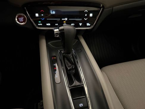 Used 2018 Honda HR-V EX image 17