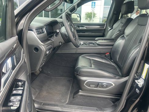 Used 2024 Jeep Wagoneer 2WD w/ Convenience Group I image 11