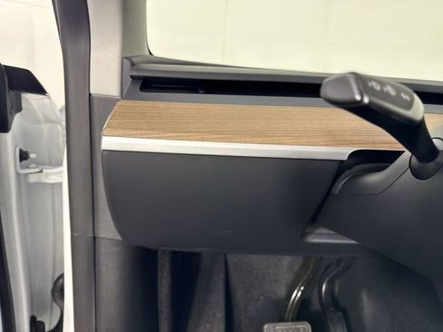 Used 2024 Tesla Model Y Long Range image 14