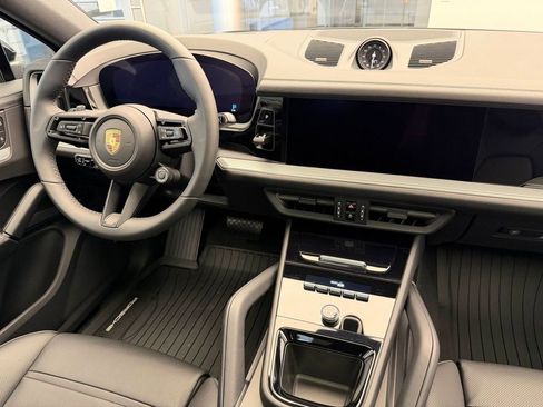 New 2026 Porsche Cayenne Coupe AWD/4WD image 12