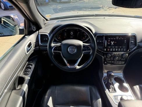 Used 2019 Jeep Grand Cherokee Limited image 2