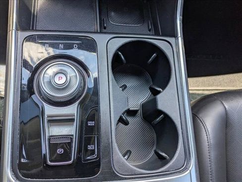 Used 2025 Kia Carnival EX FWD image 14