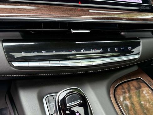 Used 2022 Cadillac Escalade Sport Platinum w/ LPO, ONYX Package AWD/4WD image 26