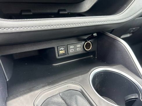 Used 2025 Toyota Highlander XLE AWD/4WD image 29