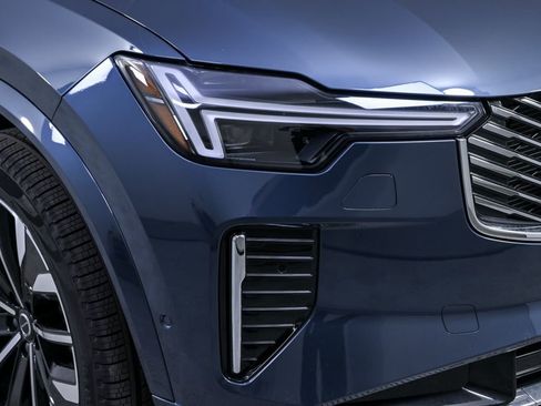 Used 2026 Volvo XC90 B6 Plus w/ Protection Package Premier image 43