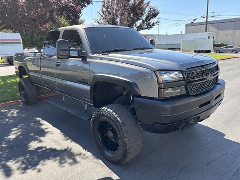 Used 2003 Chevrolet Silverado 2500 LS w/ Skid Plate Package AWD/4WD image 3