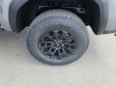 New 2026 GMC Canyon Elevation w/ Convenience Package image 24