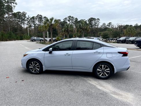 New 2025 Nissan Versa SR w/ Trunk Package image 5
