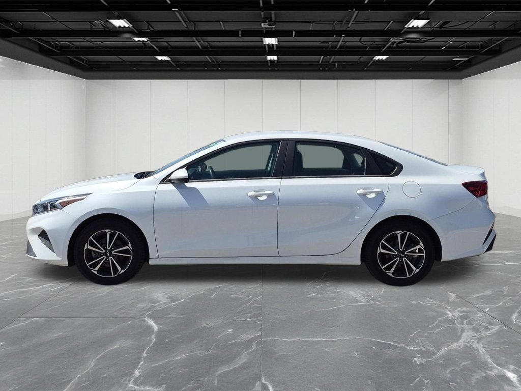 Used 2023 Kia Forte LXS FWD image 2