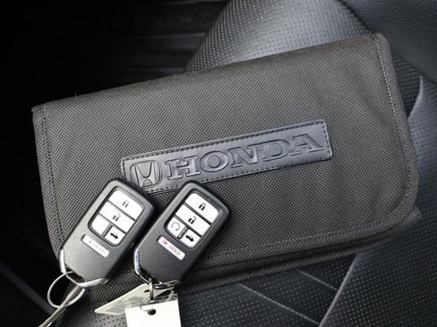 Used 2018 Honda Accord Touring image 28