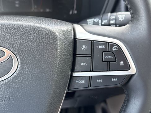 Used 2025 Toyota Grand Highlander FWD image 24