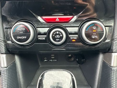 Used 2019 Subaru Forester Limited image 32