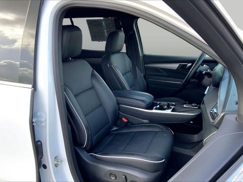 Certified 2026 Buick Enclave Preferred FWD image 9