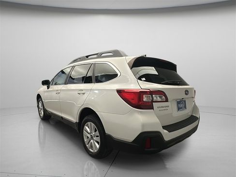 Used 2018 Subaru Outback 2.5i Premium image 5