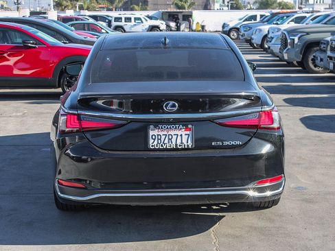 Used 2022 Lexus ES 300h ES 300h image 8