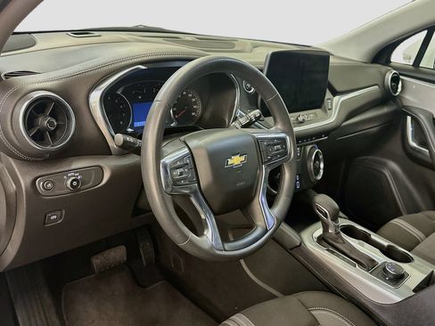 Used 2025 Chevrolet Blazer LT AWD/4WD image 18