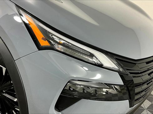 New 2026 Nissan Rogue SV AWD/4WD image 8